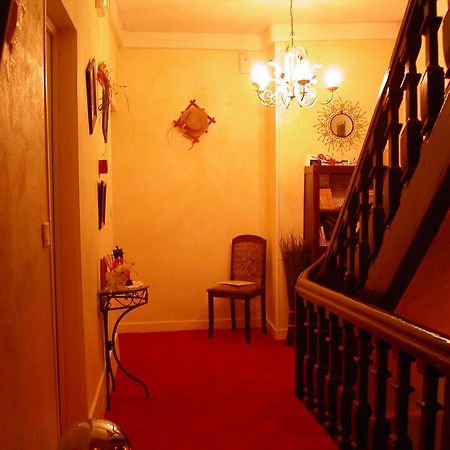 Hôtel le Dauphin Moulins-la-Marche Extérieur photo