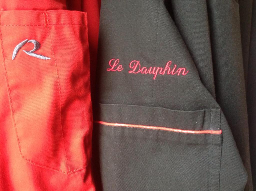 Hôtel le Dauphin Moulins-la-Marche Extérieur photo